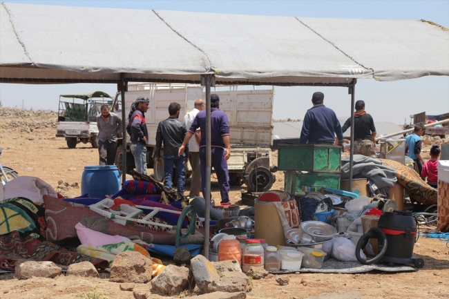 Esed rejiminin Dera'ya saldırıları sınır hatlarına göç başlattı